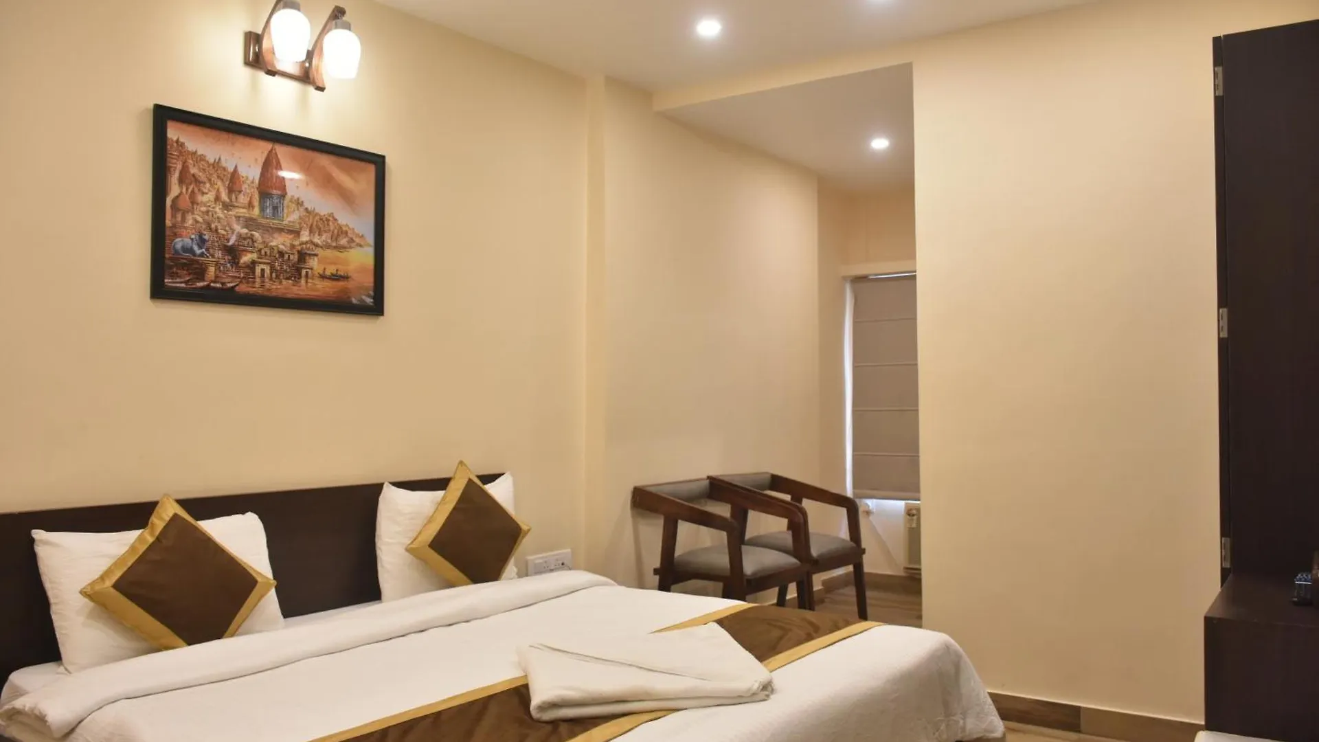 Hotel Puri Inn Benares India